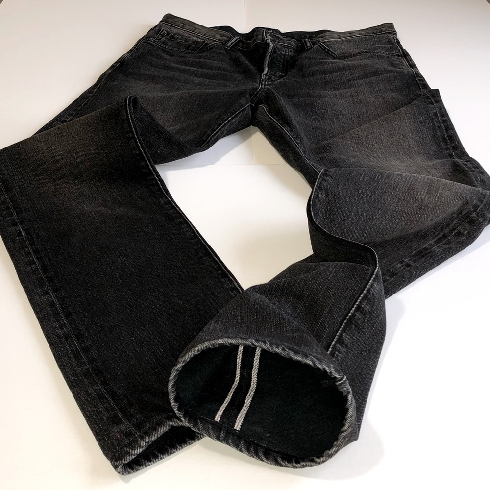 SOLD ๐ฆ TOM FORD
Slim-Fit Selvedge Jeans - Picture 2 of 16